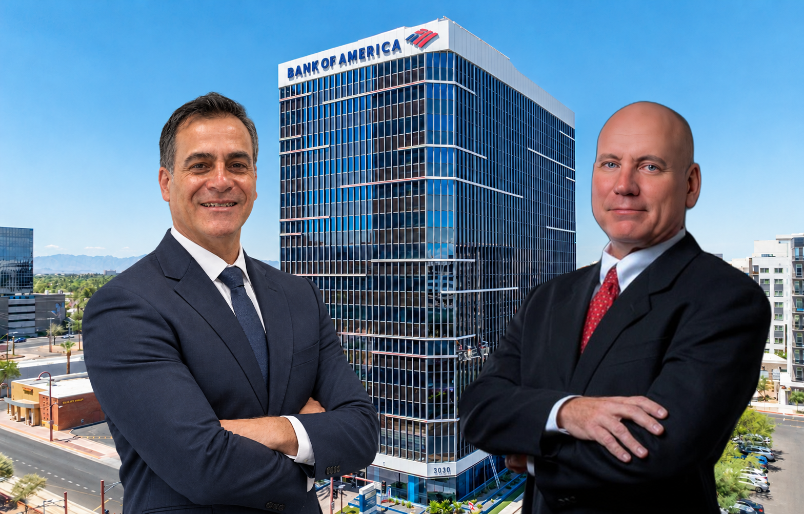 Sandro Hernandez y el abogado Arturo Trevino frente al edificio de la oficina en Phoenix